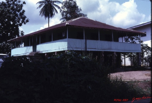 006 1975 Libreville Vieille Case 001wtmk.JPG