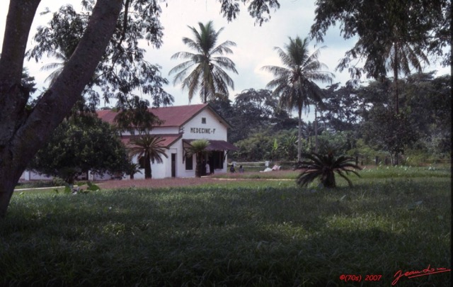 068 1977 Oyem Ancien Hopital 067wtmk.JPG