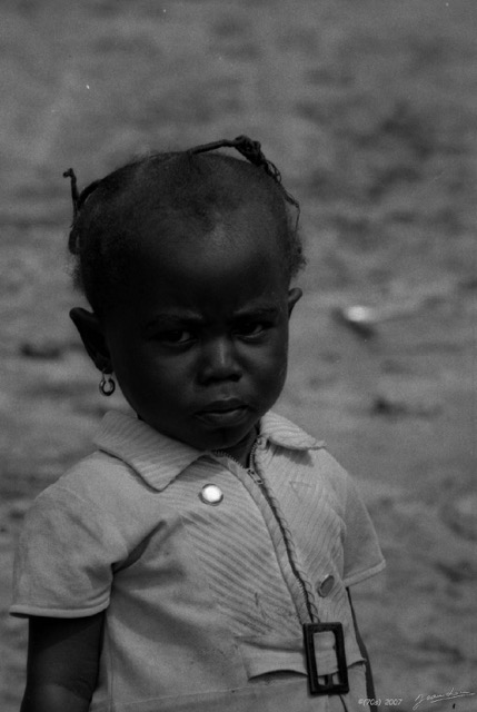 005 1975 Libreville Jeune Visage wtmk.JPG