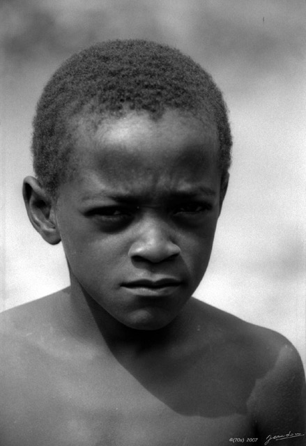 035 1977 NToum Portrait Enfant wtmk.JPG
