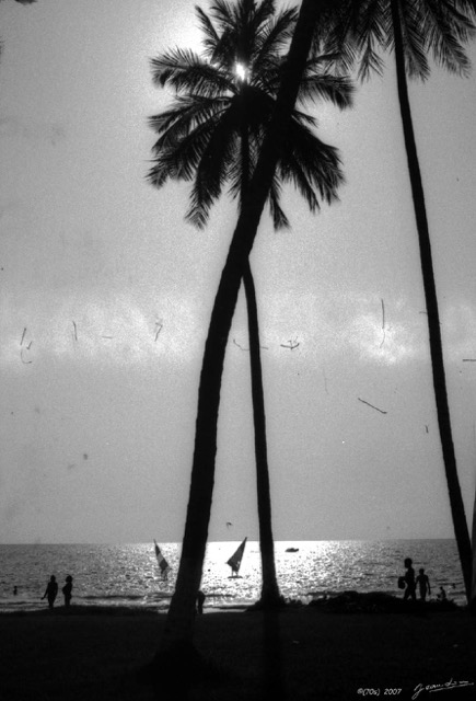 040 1978 Libreville Plage Hotel Dialogue wtmk.JPG