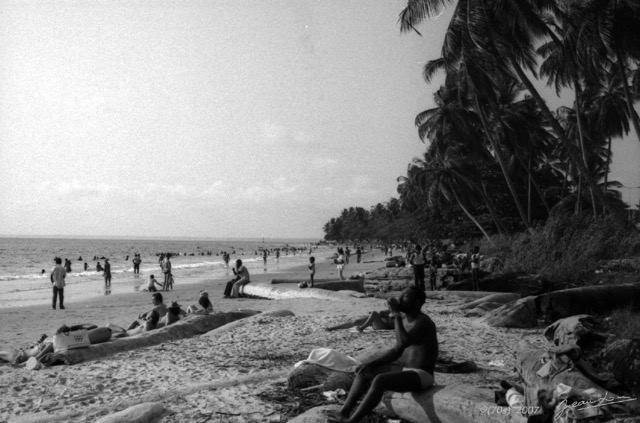 041 1978 Libreville Plage Hotel Dialogue wtmk.JPG