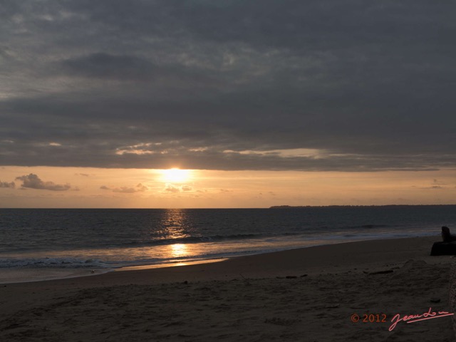 030 Libreville Tropicana Coucher de Soleil 12GIXIMG_80945wtmk.jpg