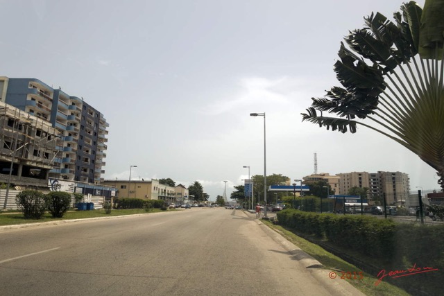 075 Libreville le Boulevard Triomphal 15RX103DSC_101069wtmk.jpg