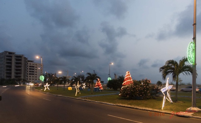 083 Libreville Carrefour Jeanne Ebori Noel 2015 15RX103DSC_1002178wtmk.jpg