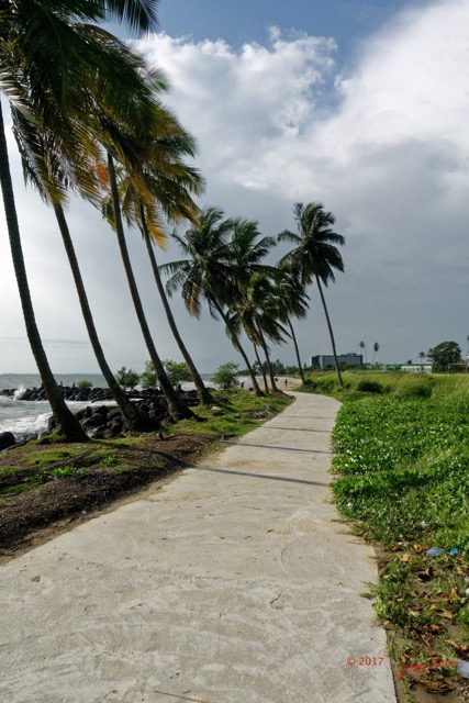 106 Libreville la Plage vers Ancien Hotel Dialogue 2017 Mars 17RX104DSC_101104_DxOawtmk.jpg