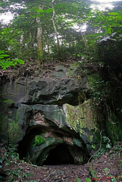 036 Kelango Entree Grotte Pano 1wtmk.JPG