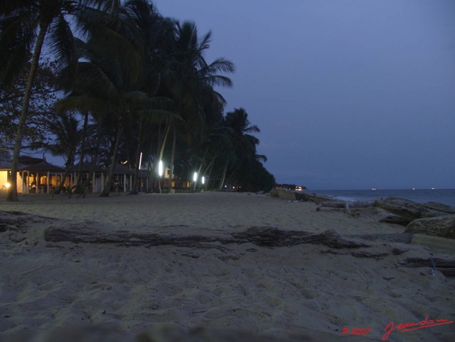 030 Libreville Plage Tropicana Soir P5942wtmk.JPG